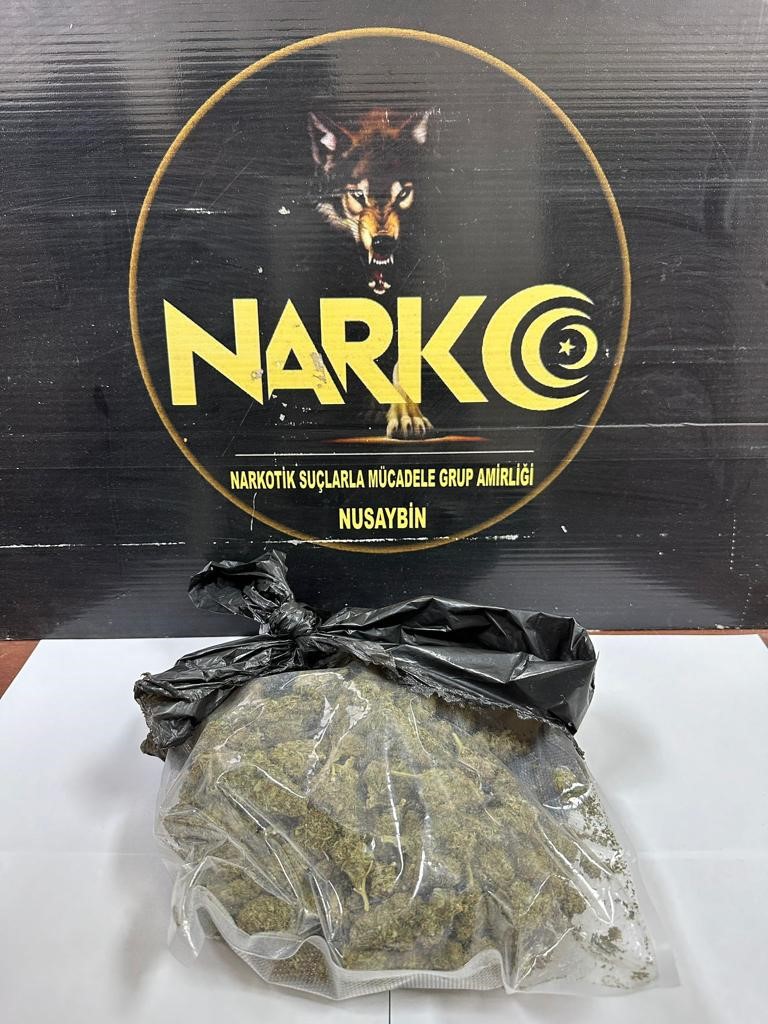 Mardin’de polisi görüp kaçan araçtan uyuşturucu çıktı, 3 kişi gözaltına alındı