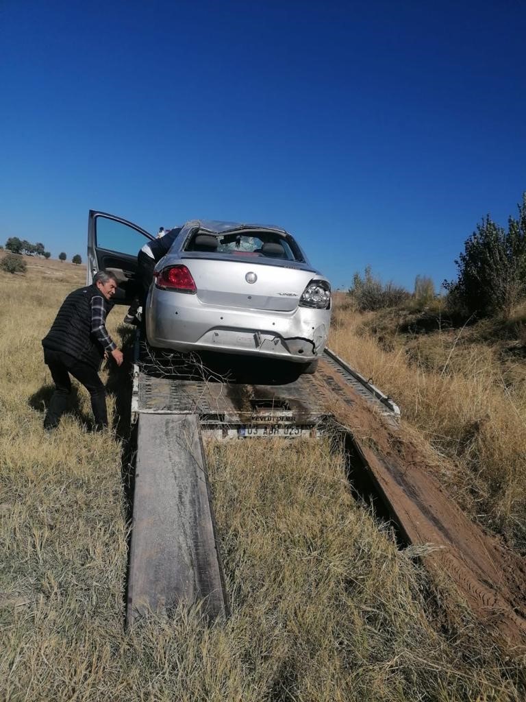 Takla atan otomobilde biri 1 yaşında bebek olmak üzere 5 kişi yaralandı