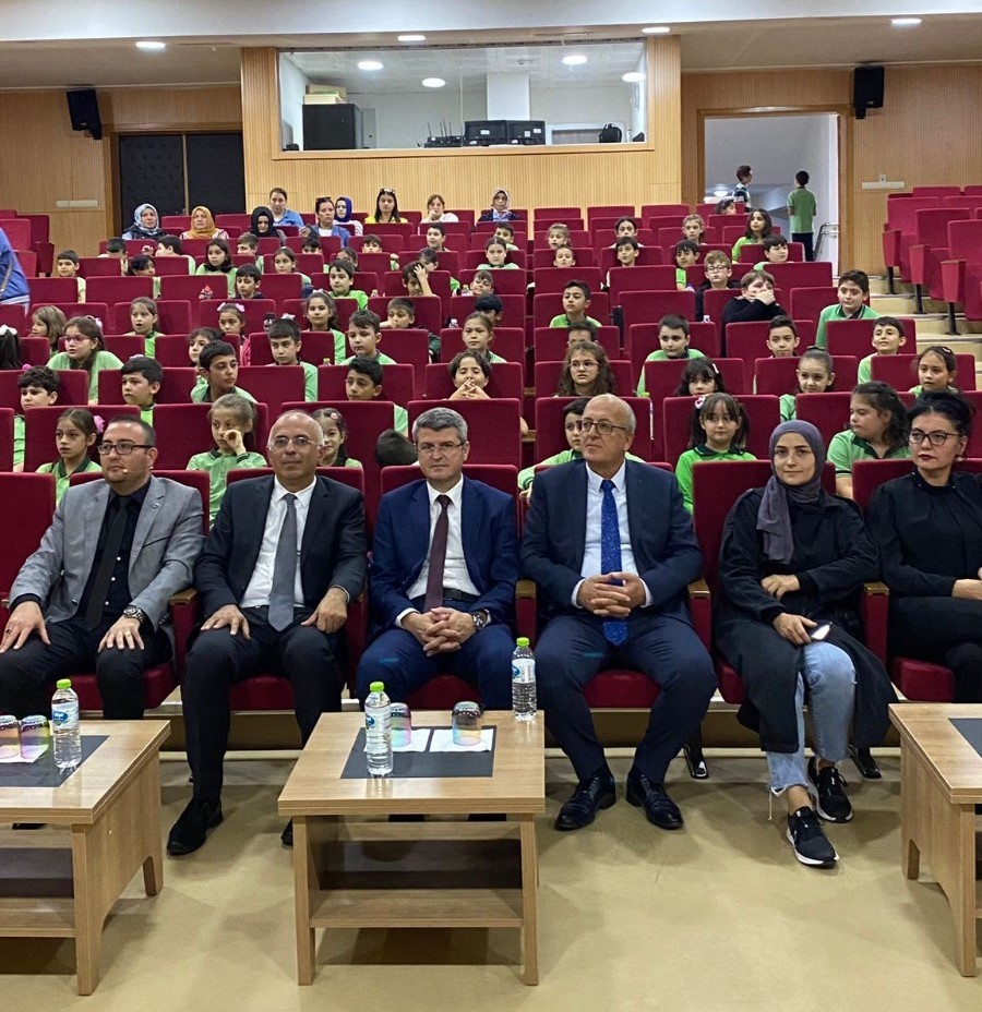 ZBE&Uuml;&rsquo;de ilkokul &ouml;ğrencilerine &lsquo;Siber G&uuml;venlik ve E-Gelecek&rsquo; anlatıldı
