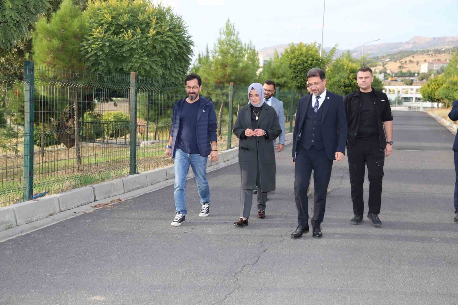 Cumhurbaşkanı Başdanışmanı G&uuml;lşen Orhan, Rekt&ouml;r Alkış&rsquo;la bir araya geldi
