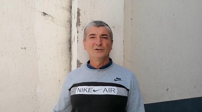 Boşanma aşamasında olduğu eşine sinirlenen kadın otomobilin camlarını kırdı