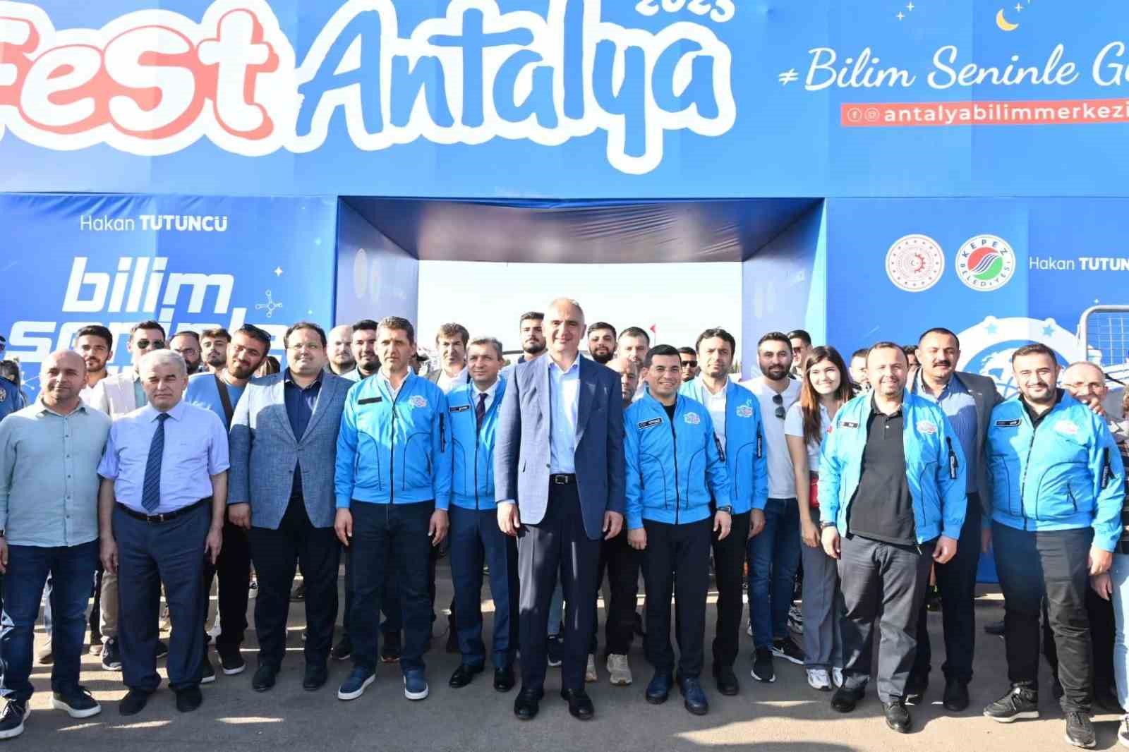 Bakan Ersoy: &ldquo;Kepez Bilimfest diğer şehirlere &ouml;rnek olmalı&rdquo;
