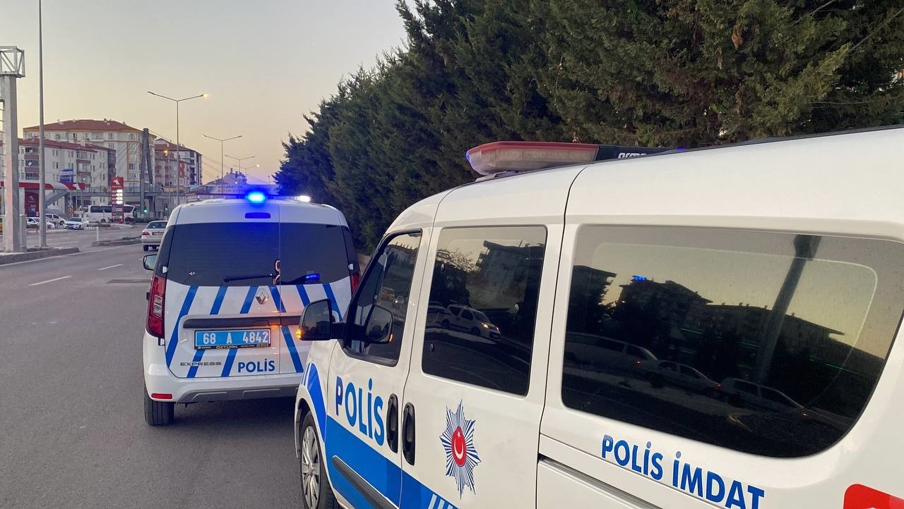 &ldquo;Basın mensubuyum&rdquo; dedi, kameralara saldırdı
