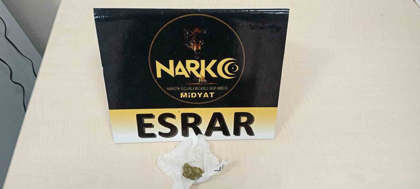 Mardin&rsquo;de uyuşturucu operasyonunda 3 tutuklama
