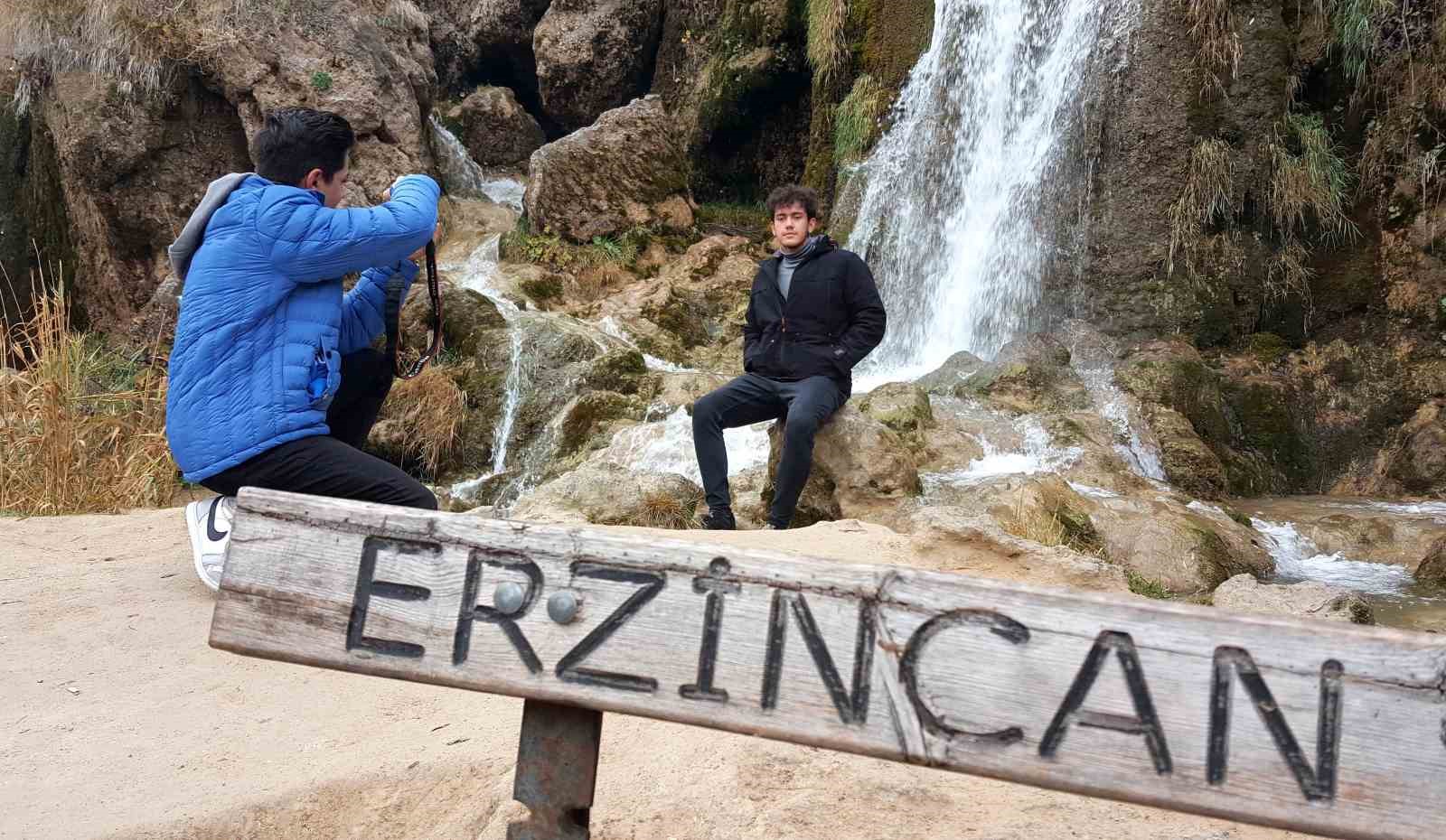 Girlevik Şelalesinde sonbahar g&uuml;zelliği
