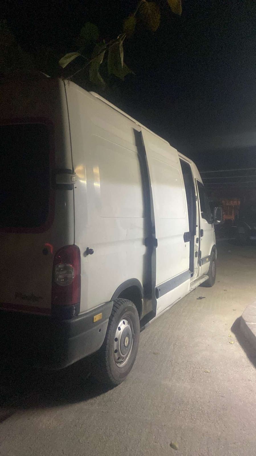 Ayvacık&rsquo;ta 34 ka&ccedil;ak g&ouml;&ccedil;men ile 2 organizat&ouml;r yakalandı
