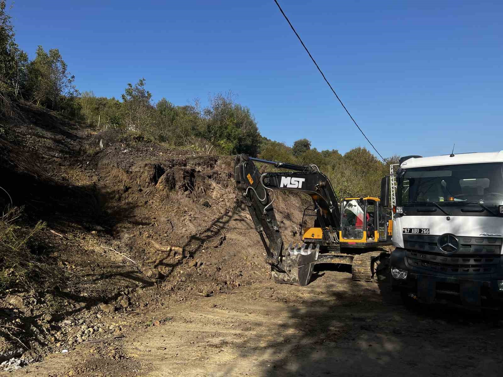 Zonguldak’ ta yağış sonrası toprak kayması meydana geldi