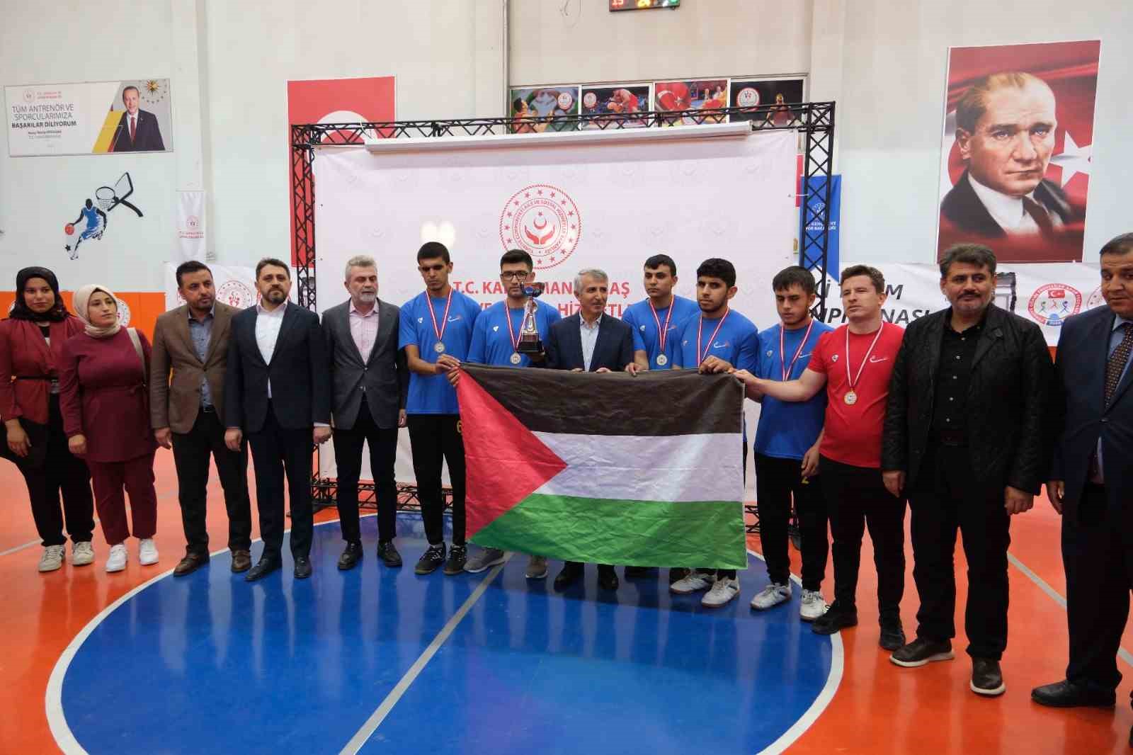 Kahramanmarata depremde hayatn kaybedenler ansna goalball turnuvas dzenlendi
