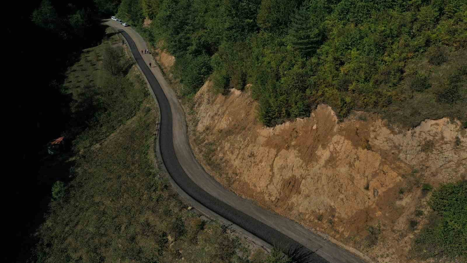 Ordu Büyükşehir, kırsalda asfalt çalışmalarını sürdürüyor