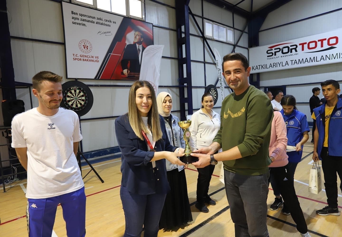 Çukurca’da Dart Turnuvası düzenlendi