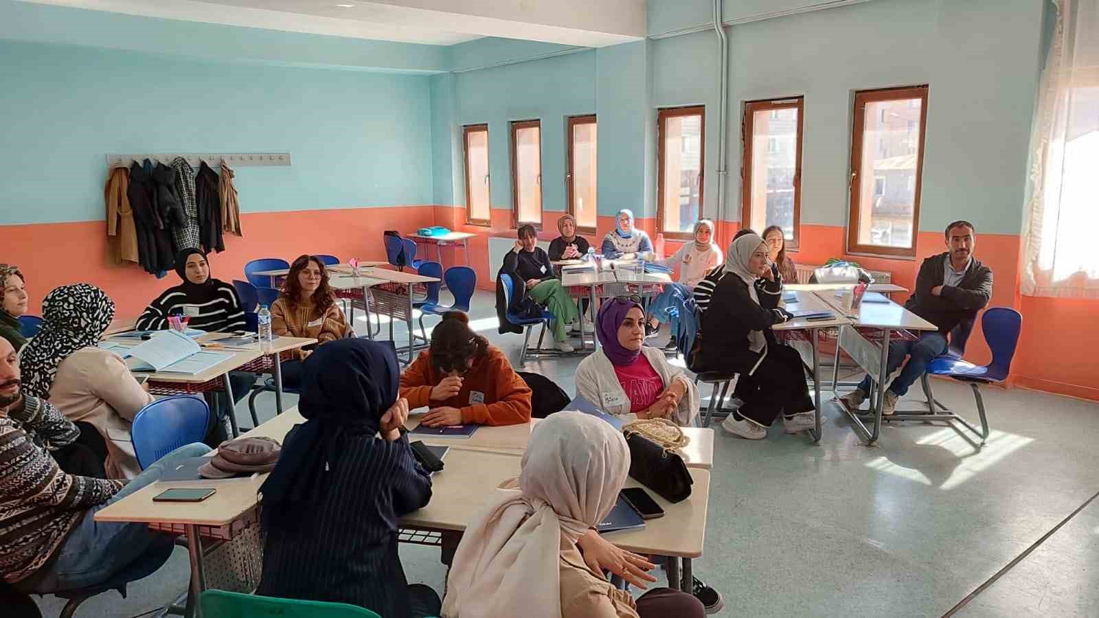 Ağrı’da öğretmenlere liderlik eğitimi