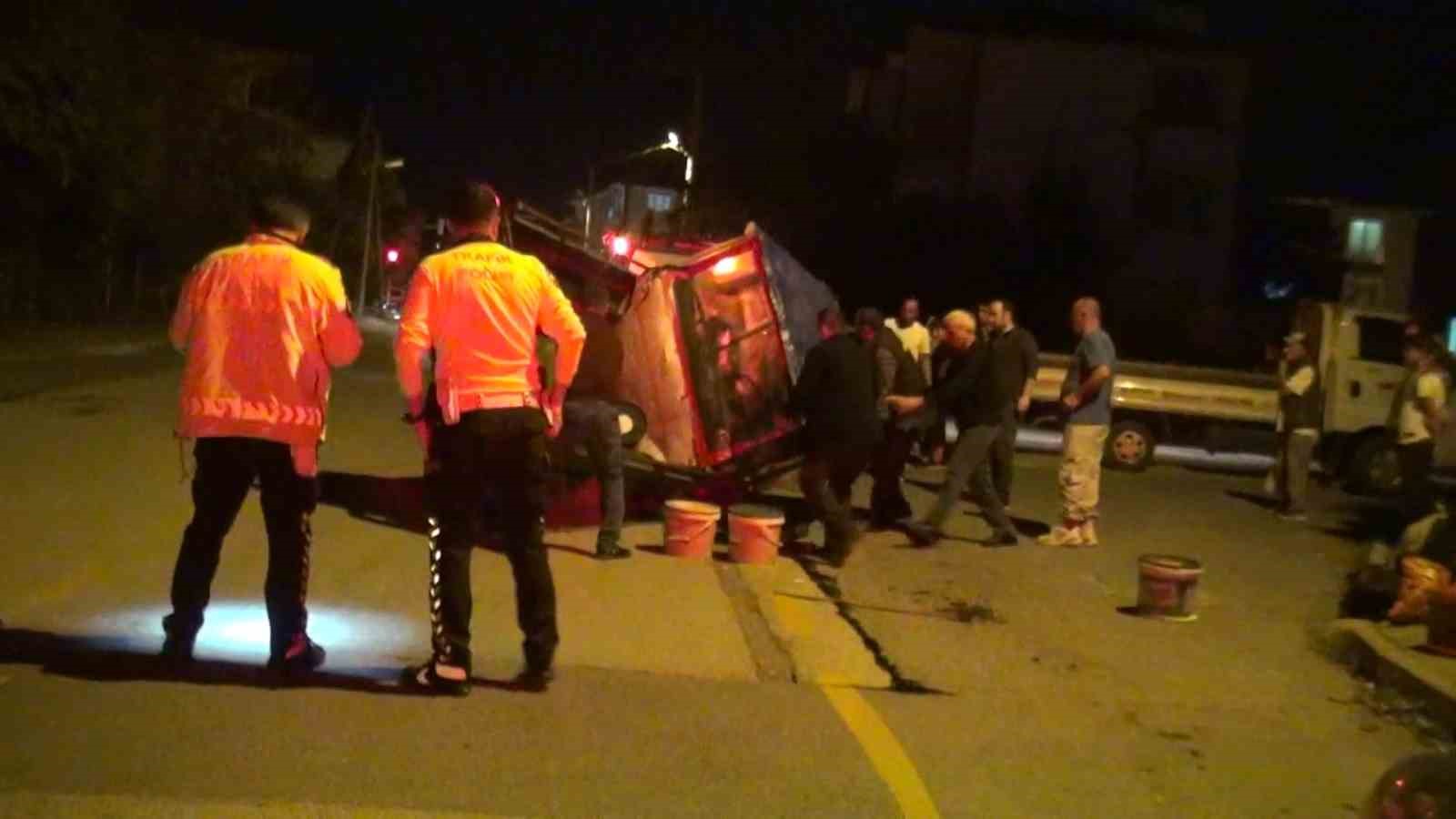 Sakarya’da kontrolden çıkan patpat devrildi: 5’i çocuk 8 yaralı