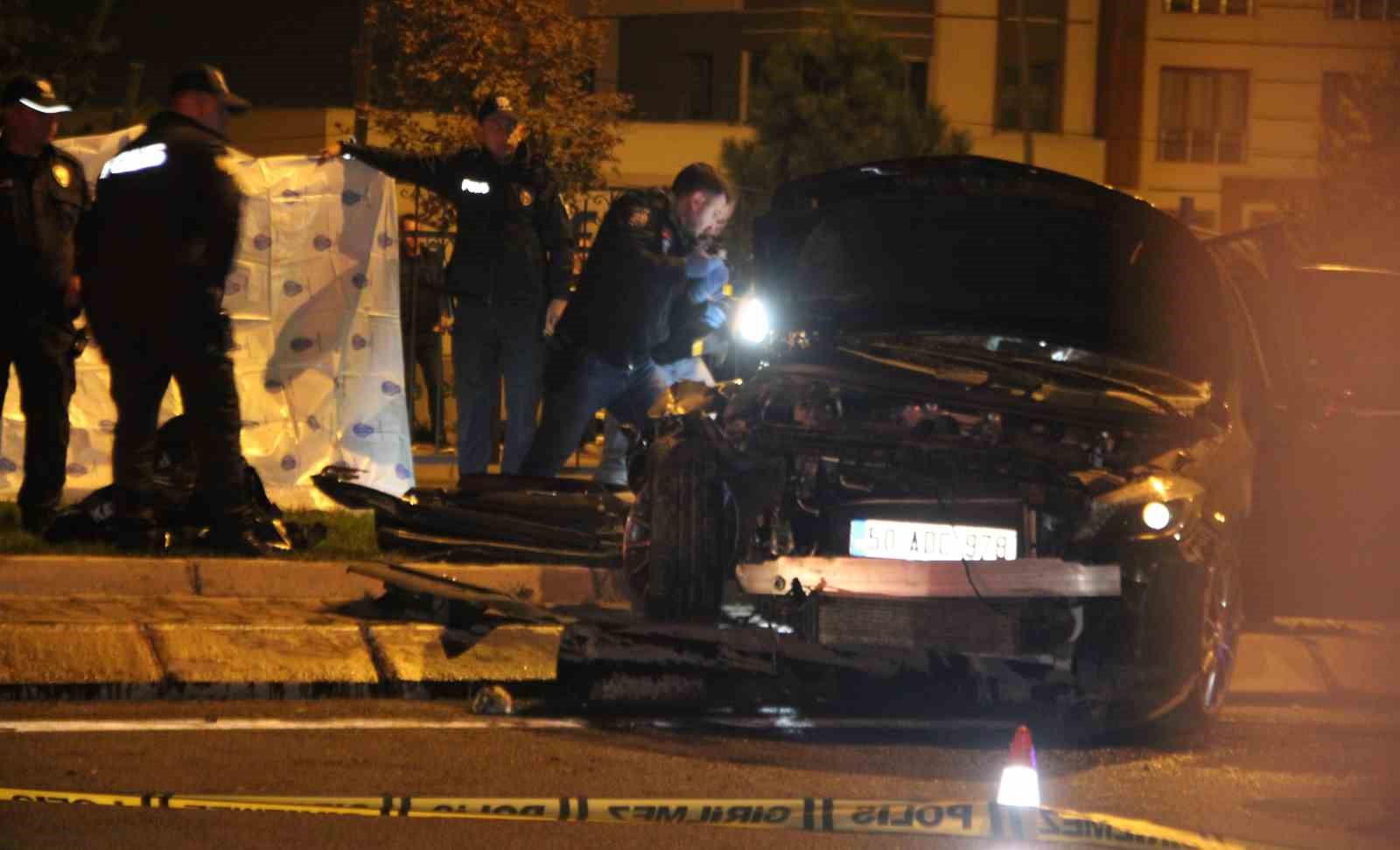 Kayseri’de feci kaza: Tıra arkadan çarpan otomobildeki 1 kişi öldü, 2 kişi yaralandı