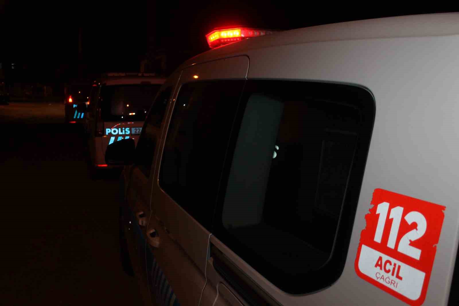 Edirne’de bir evin bahçesinde onlarca göçmen yakalandı