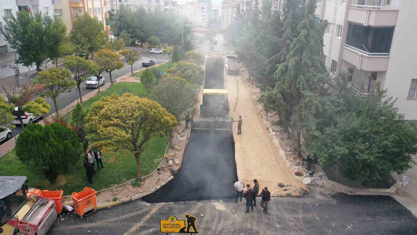 Şehitkamil’den Atatürk Mahallesi’ne asfalt yenileme çalışması
