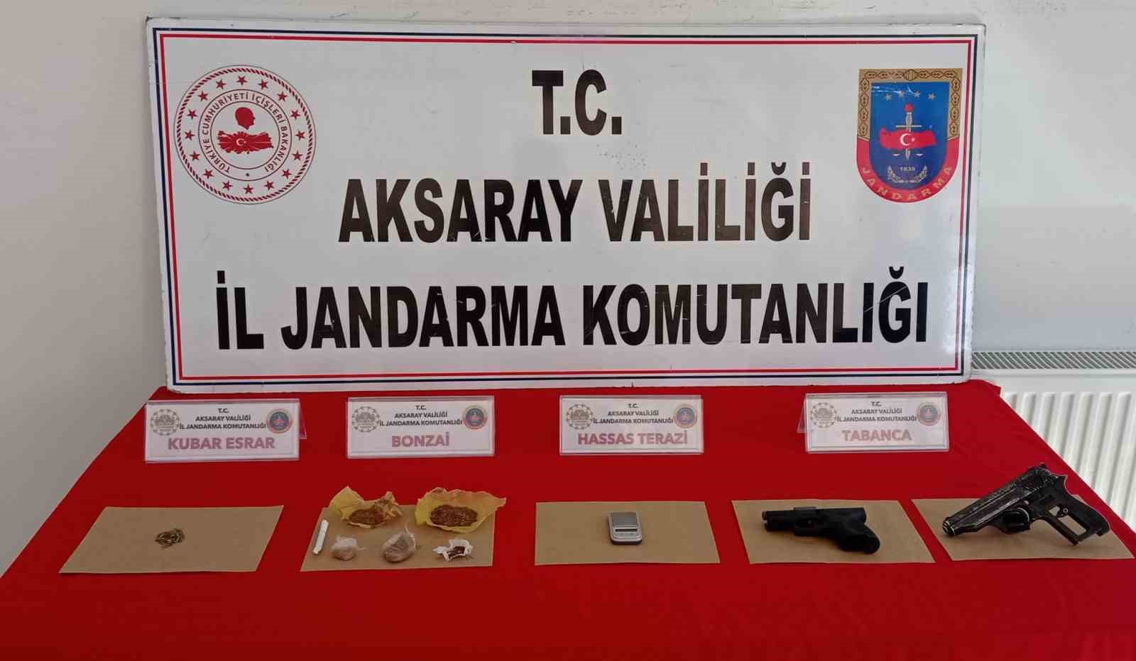 Aksaray&rsquo;da uyuşturucu tacirlerine operasyon: 3 tutuklama
