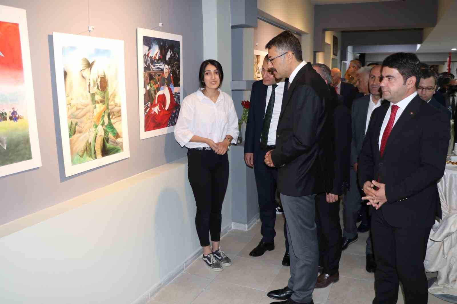 Hakkari’de cumhuriyetin 100. yılına özel sergi