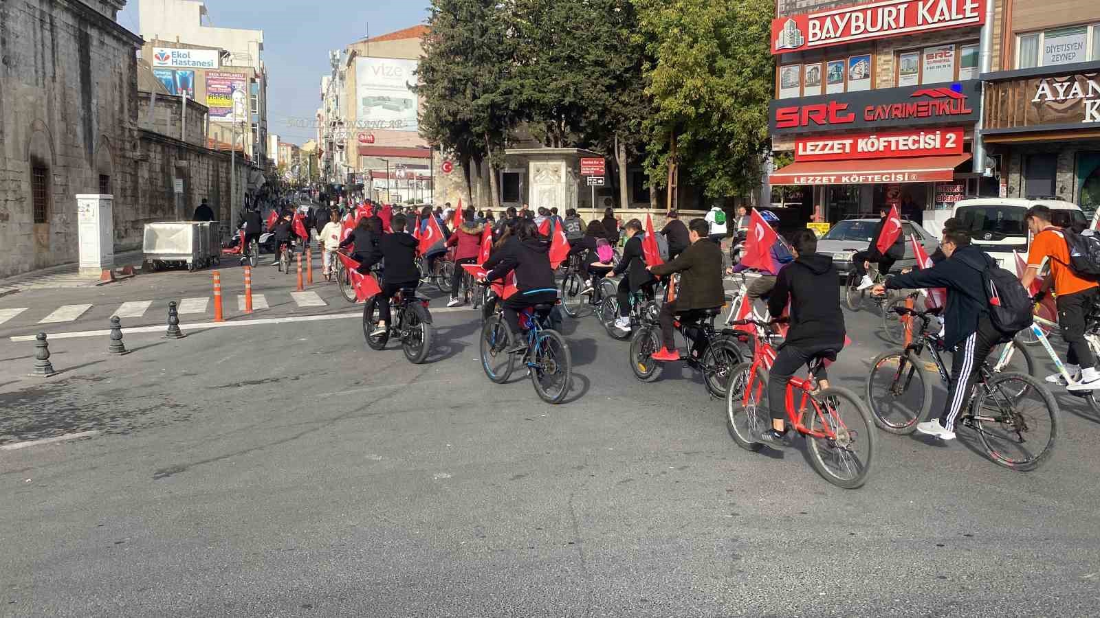 &Ouml;ğrenciler 100. yıl i&ccedil;in pedala bastı
