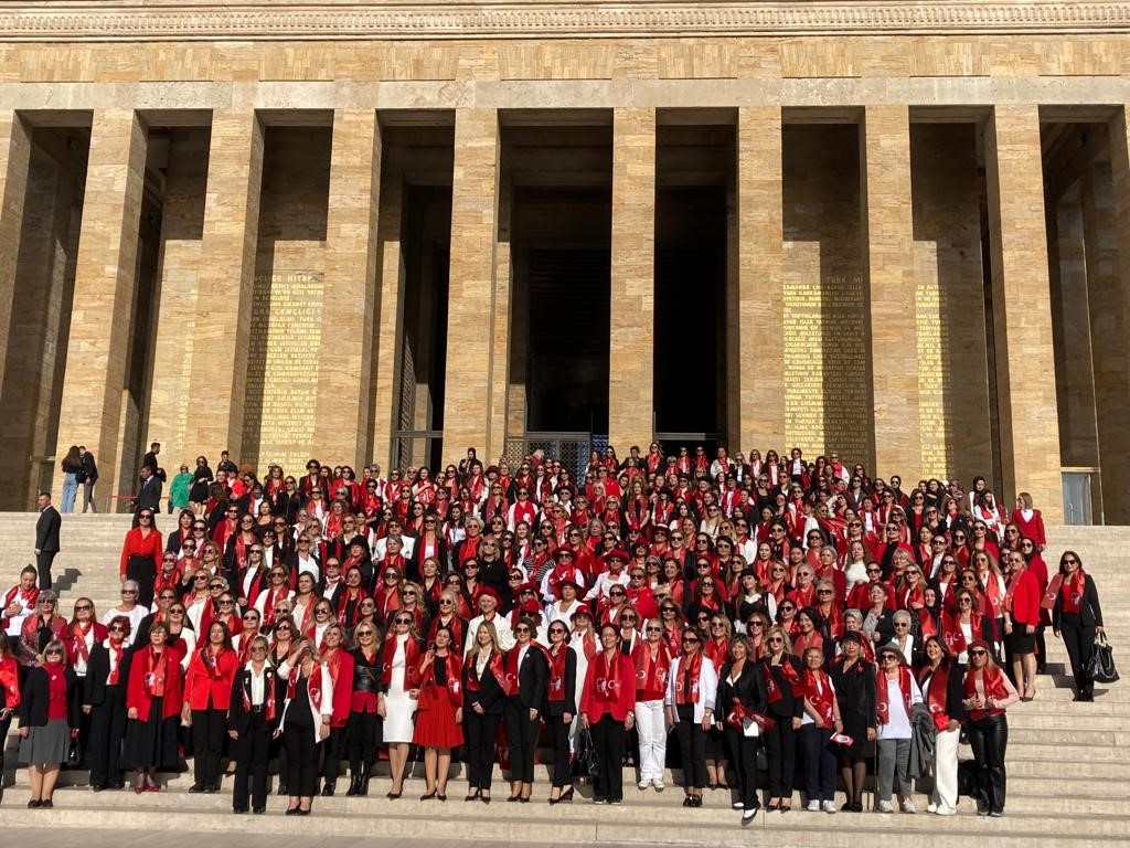 İşveren ve sanayici kadınlardan Anıtkabir&rsquo;e ziyaret
