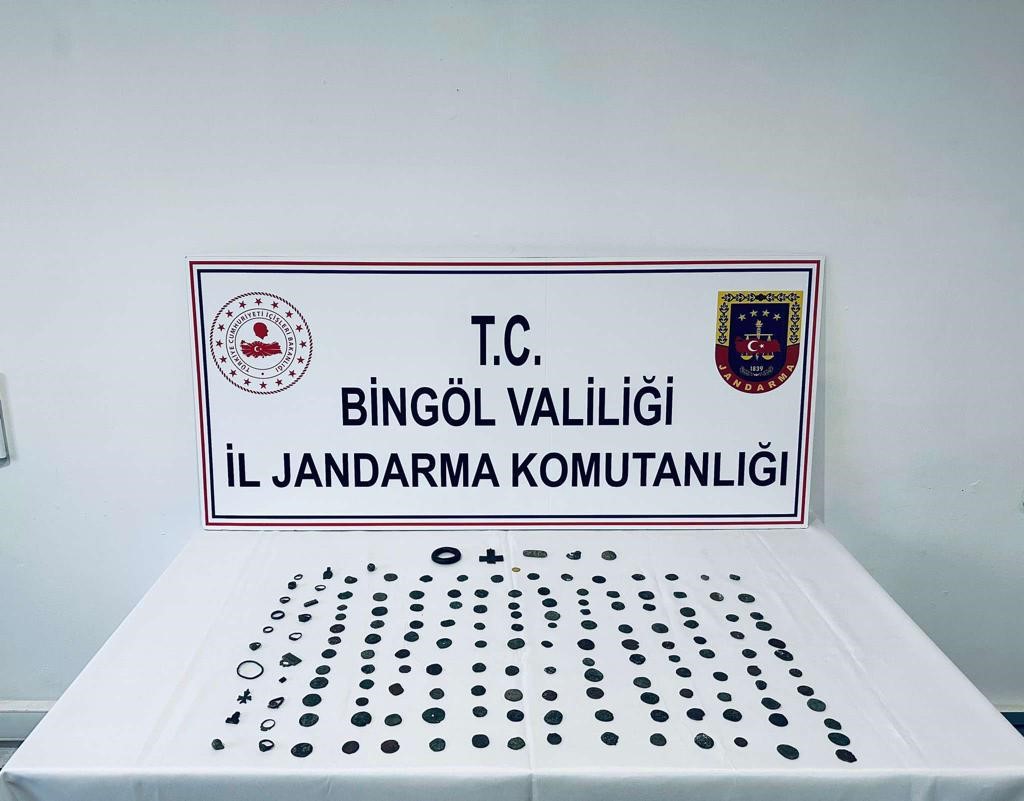 Bingöl’de Osmanlı, Roma ve Bizans dönemine ait 160 adet tarihi eser geçirildi