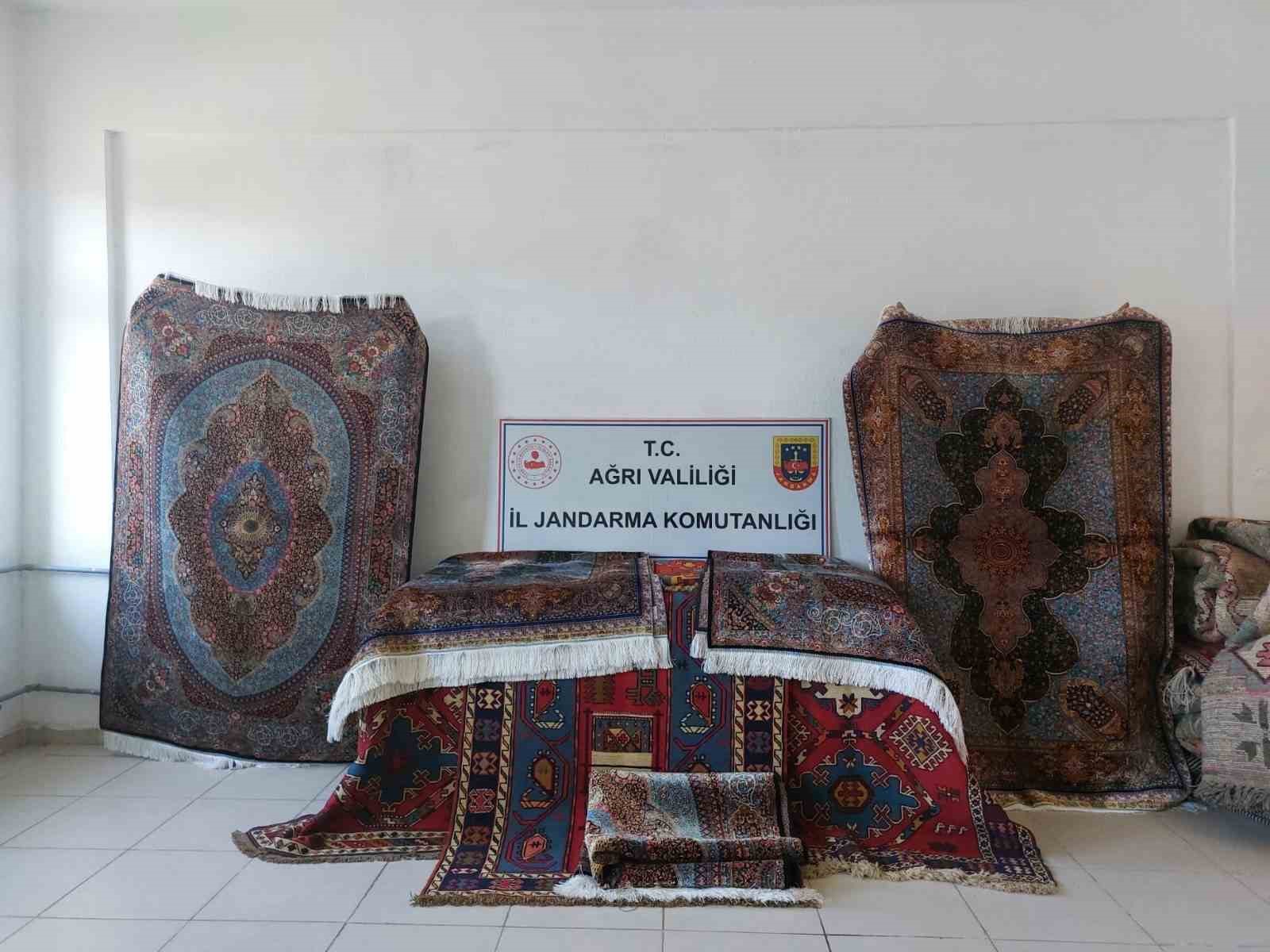 Ağrı’da İran halıları ele geçirildi