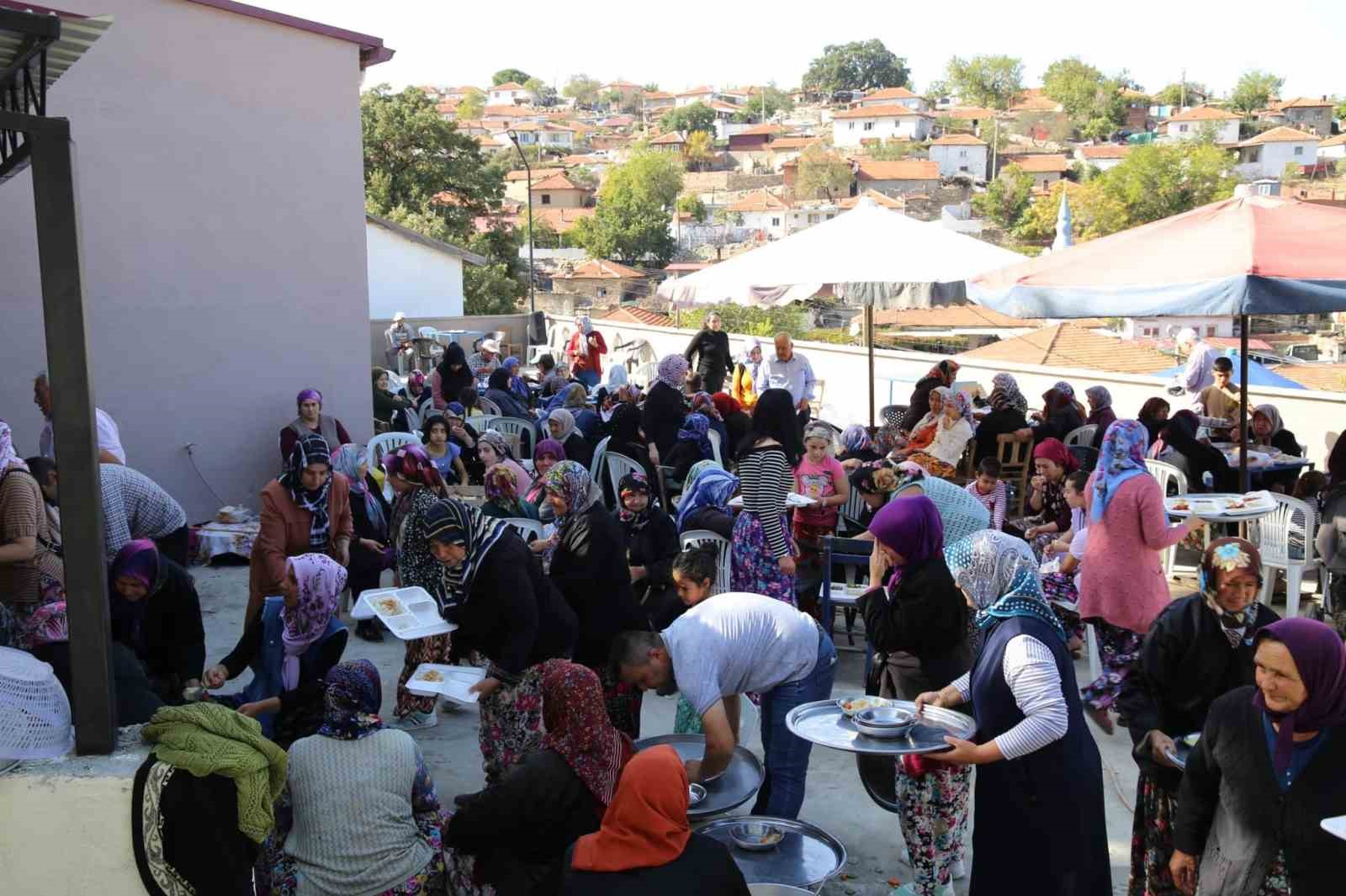 Burhaniye’de Kamil Daş Aşevi açıldı