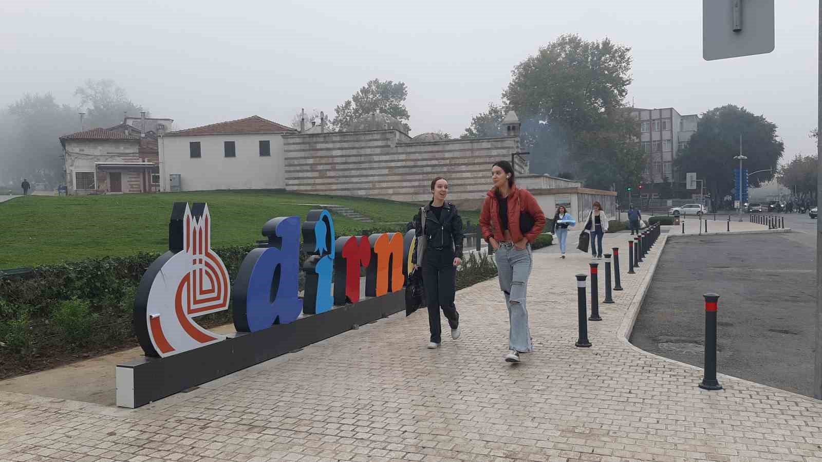 Edirne&rsquo;de sis etkili oldu, Selimiye g&ouml;zden kayboldu
