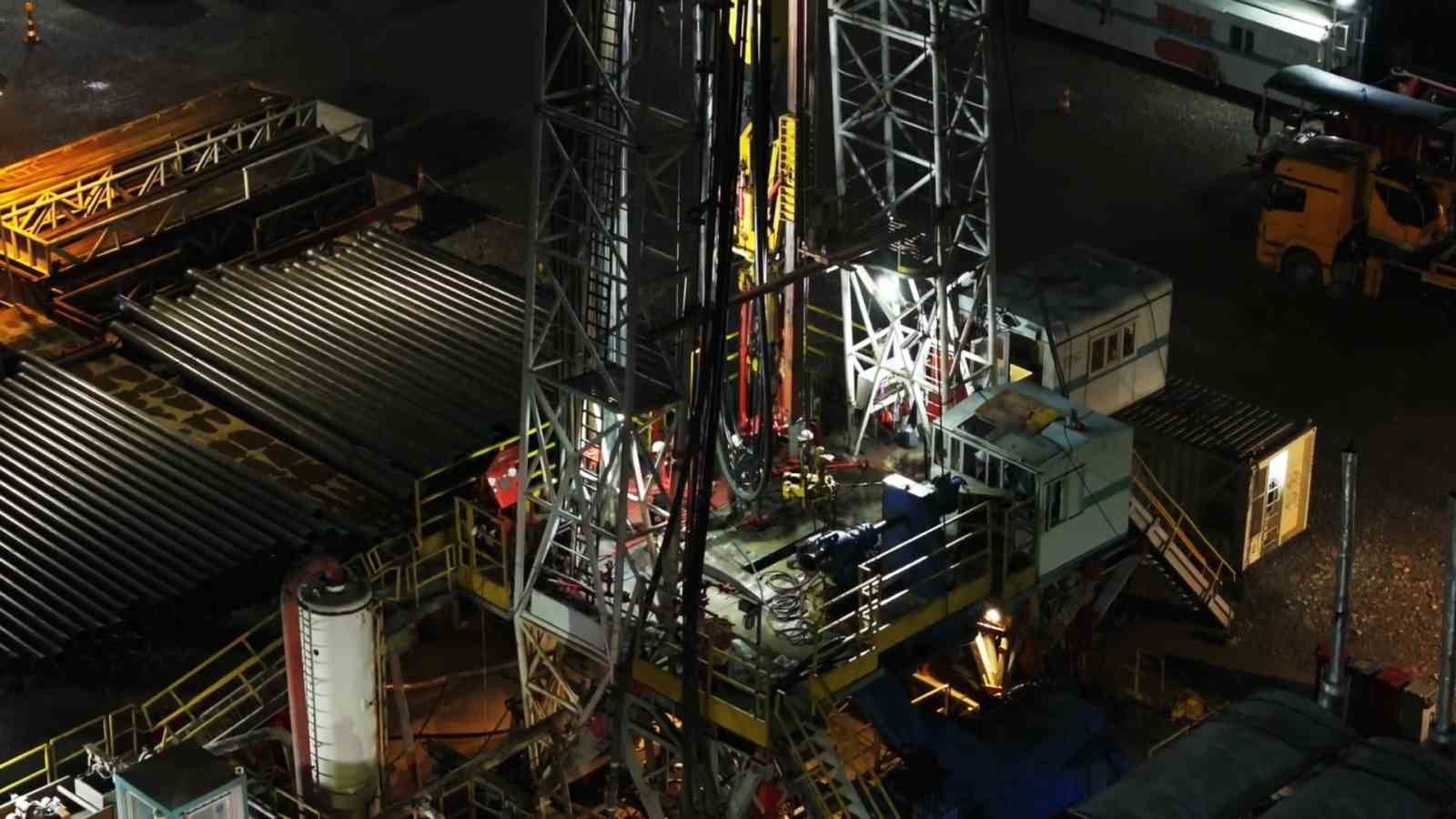 Şırnak&rsquo;ta hedef bu yıl g&uuml;nl&uuml;k 35 bin varil, 2024 yılı sonunda ise g&uuml;nl&uuml;k 100 bin varil petrol &uuml;retmek
