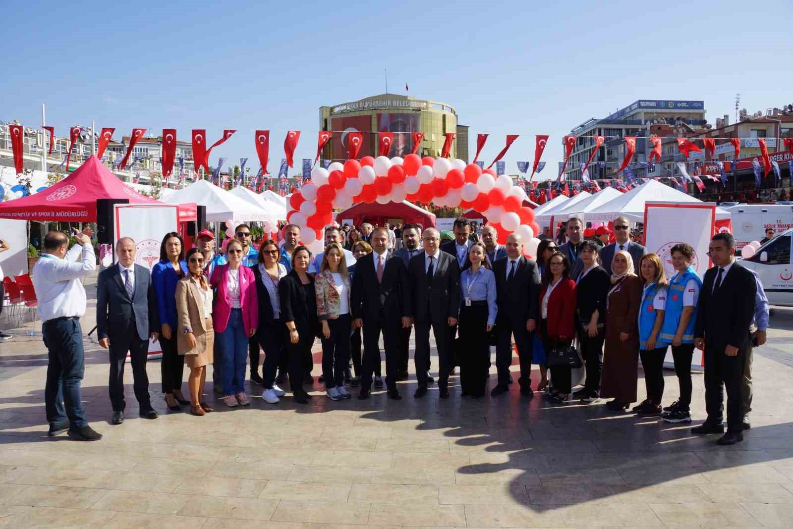 Aydınlılar merak ettiklerini Sağlık Sokağı’nda buldu