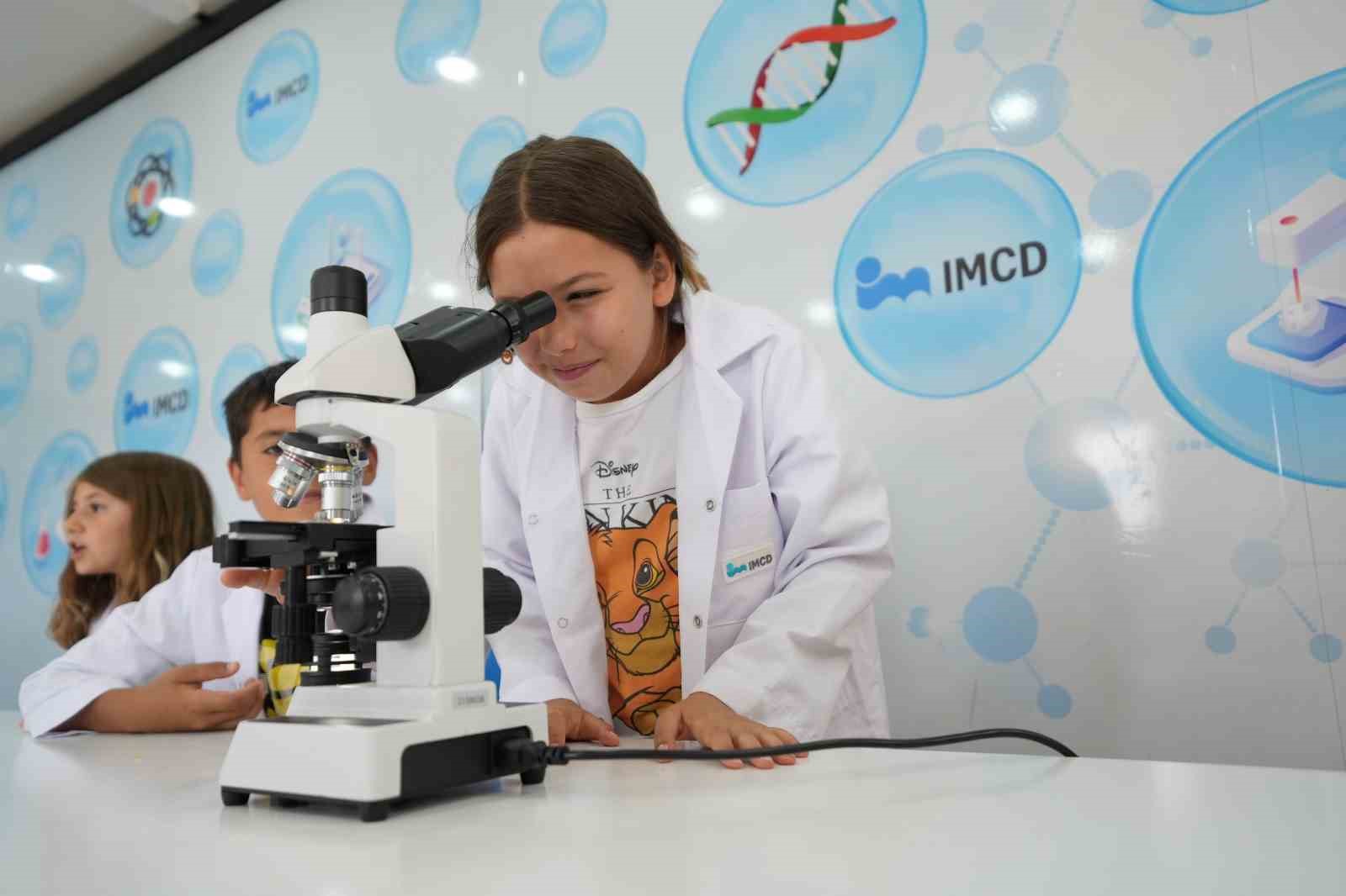 Bu tır, Türkiye’ye bilim tohumları ekmeye devam ediyor