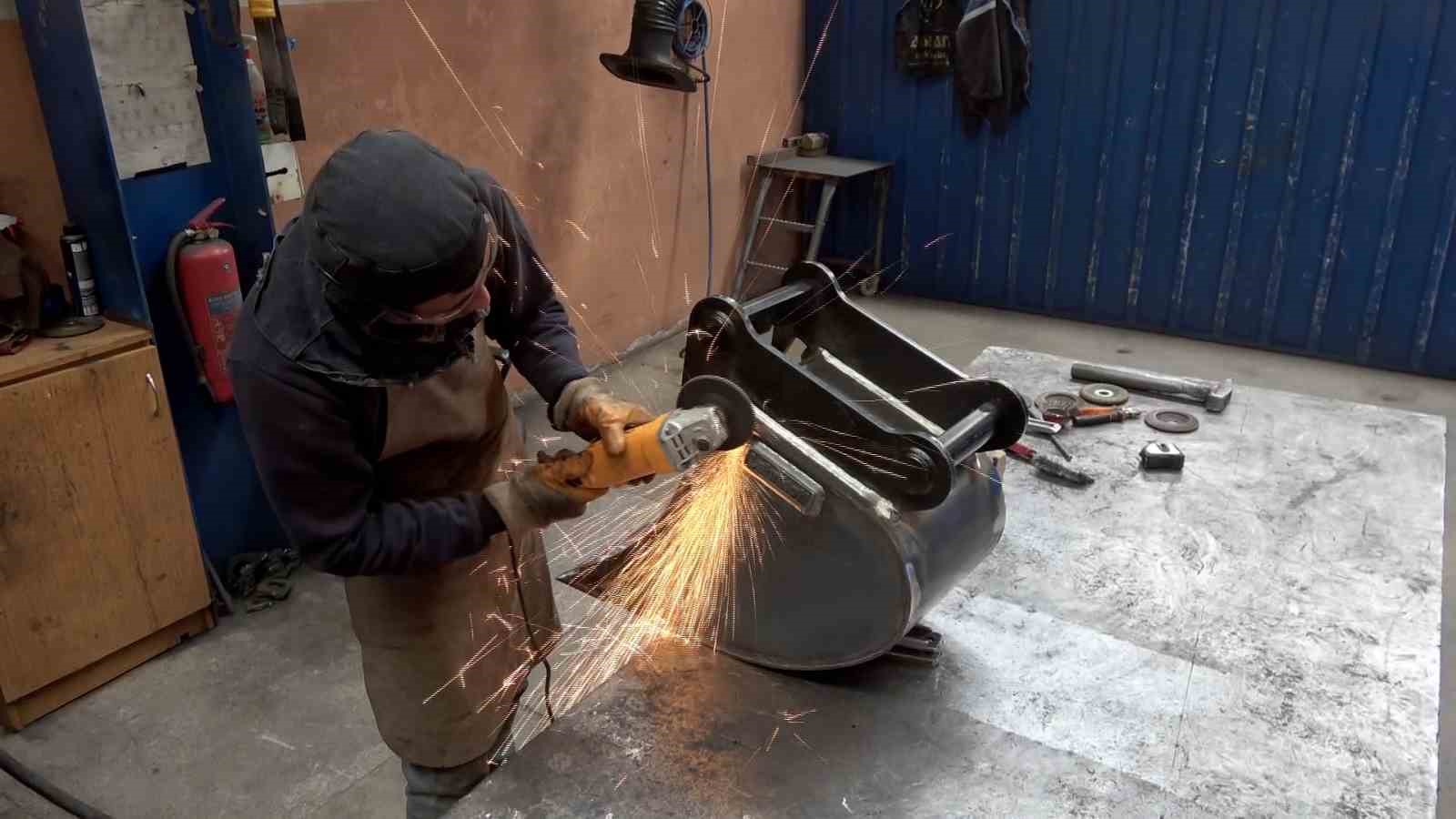 Trakt&ouml;r hayali i&ccedil;in 14 yaşında gurbet ellerin yolunu tuttu, fabrikat&ouml;r olarak geri d&ouml;nd&uuml;
