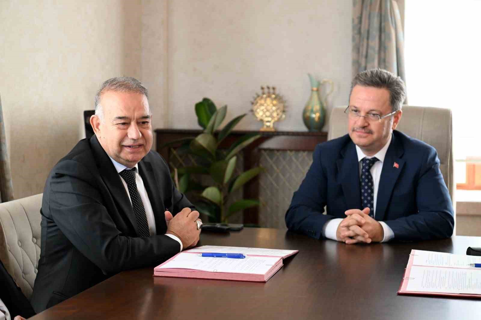 Hayırsever Koşar ailesinden Manisa&rsquo;ya aile sağlığı merkezi
