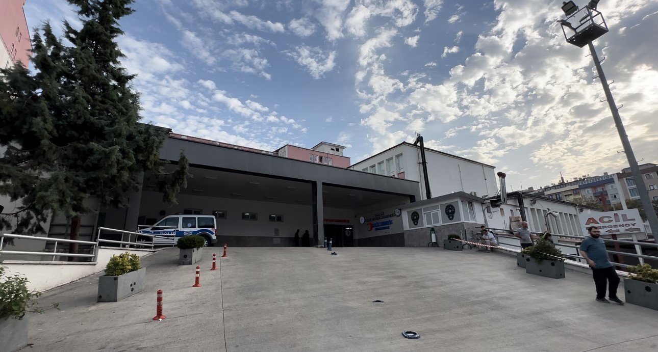 Perde takarken 3. kattan düştü