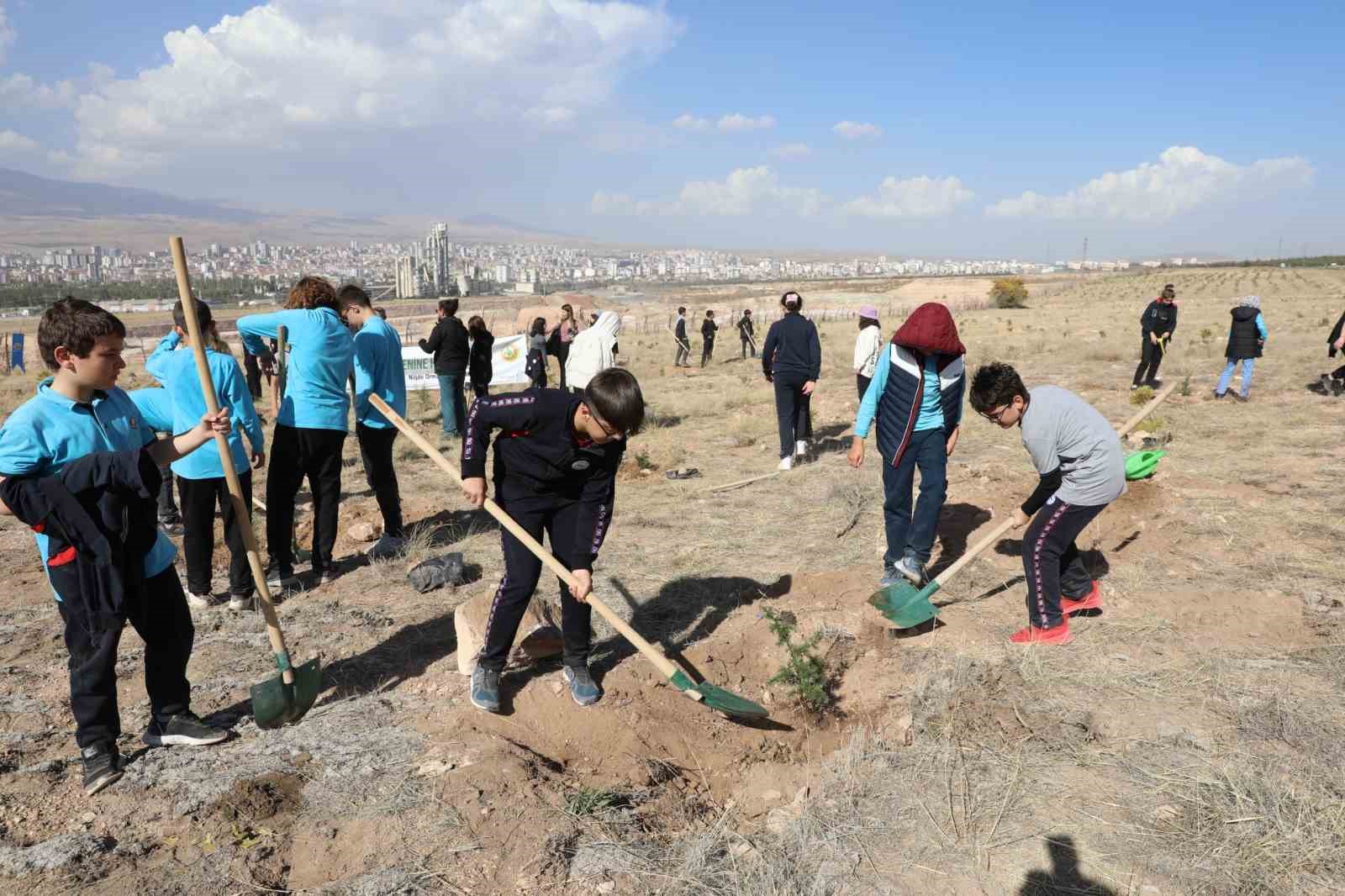 Cumhuriyet’in 100. Yılında 100 Fidan Toprakla Buluştu