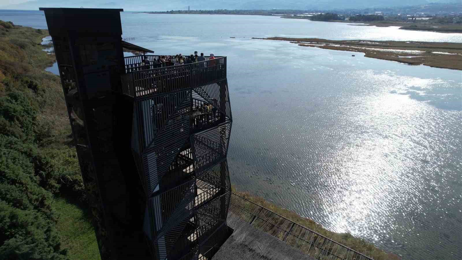 Hersek Lag&uuml;n&uuml;&rsquo;nde flamingolardan g&ouml;rsel ş&ouml;len
