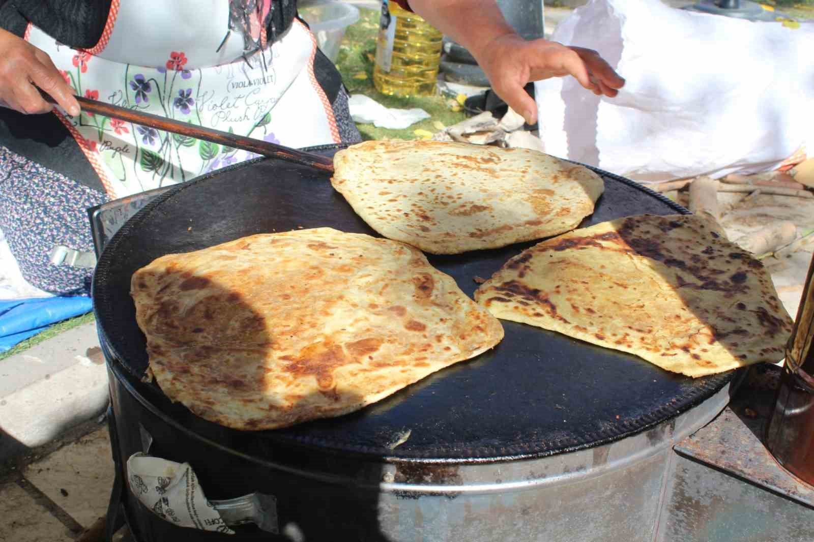 Eskişehir’de köylü kadınların ev yapımı yemekleri görücüye çıktı
