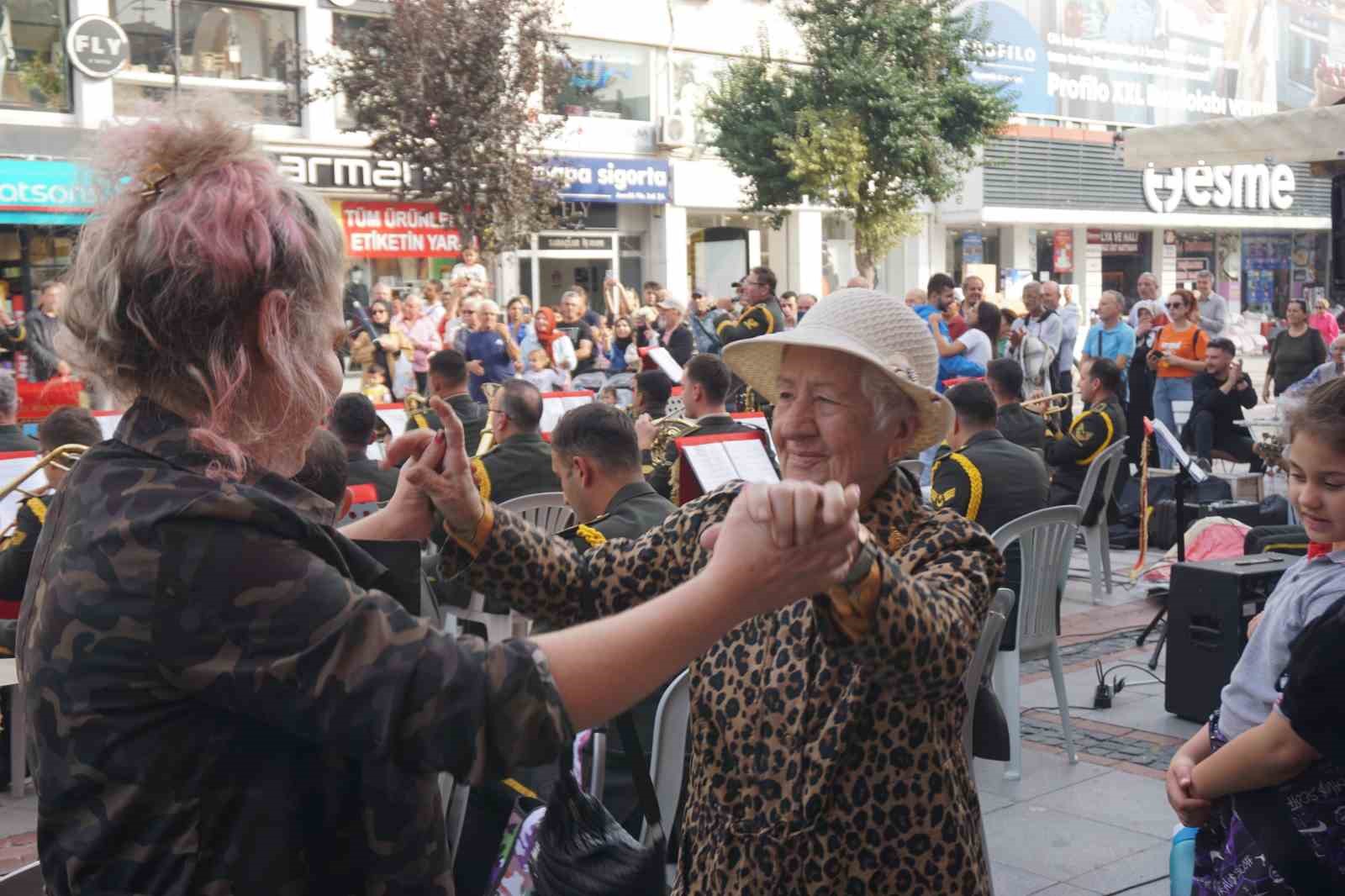 Askeri bandondan Cumhuriyet’in 100. yılına özel konser
