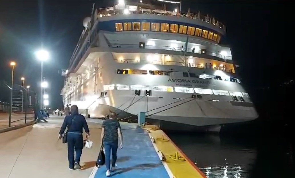 Rus turistleri taşıyan kruvaziyer gemi 27. kez Amasra’da
