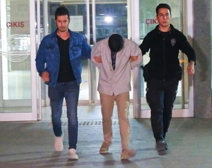 Hastanede doktorlara tabancayla korku dolu anlar yaşatan şüpheli tutuklandı