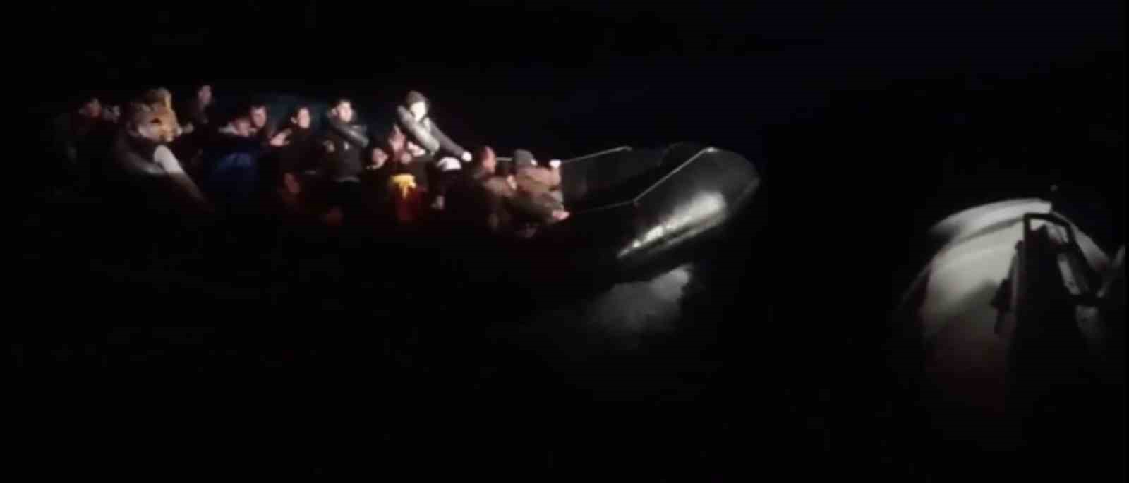 Ayvacık ve Ezine açıklarında 61 kaçak göçmen yakalandı