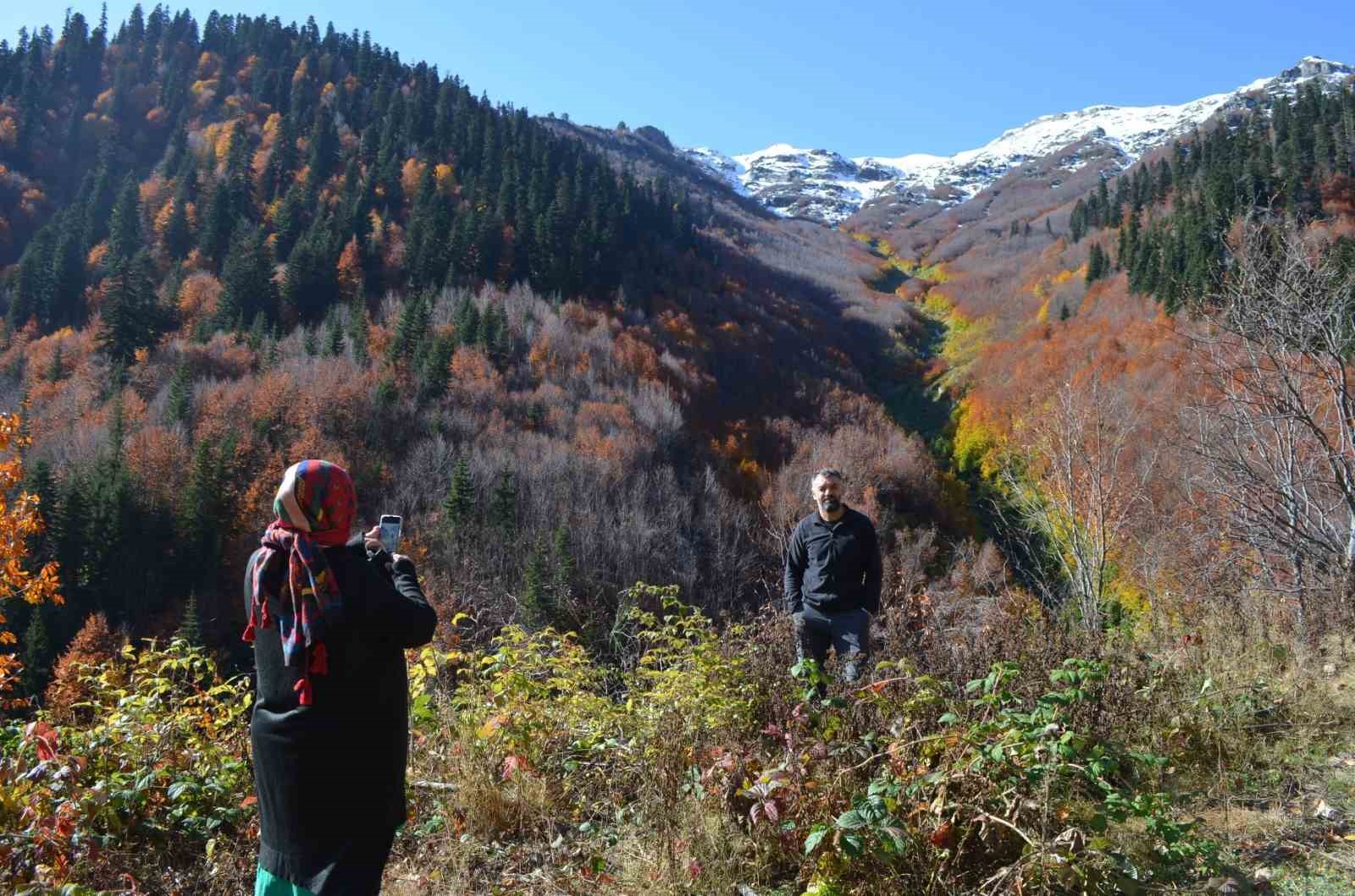 Artvin’de foto-jeep safari ile sonbahar görüntülendi
