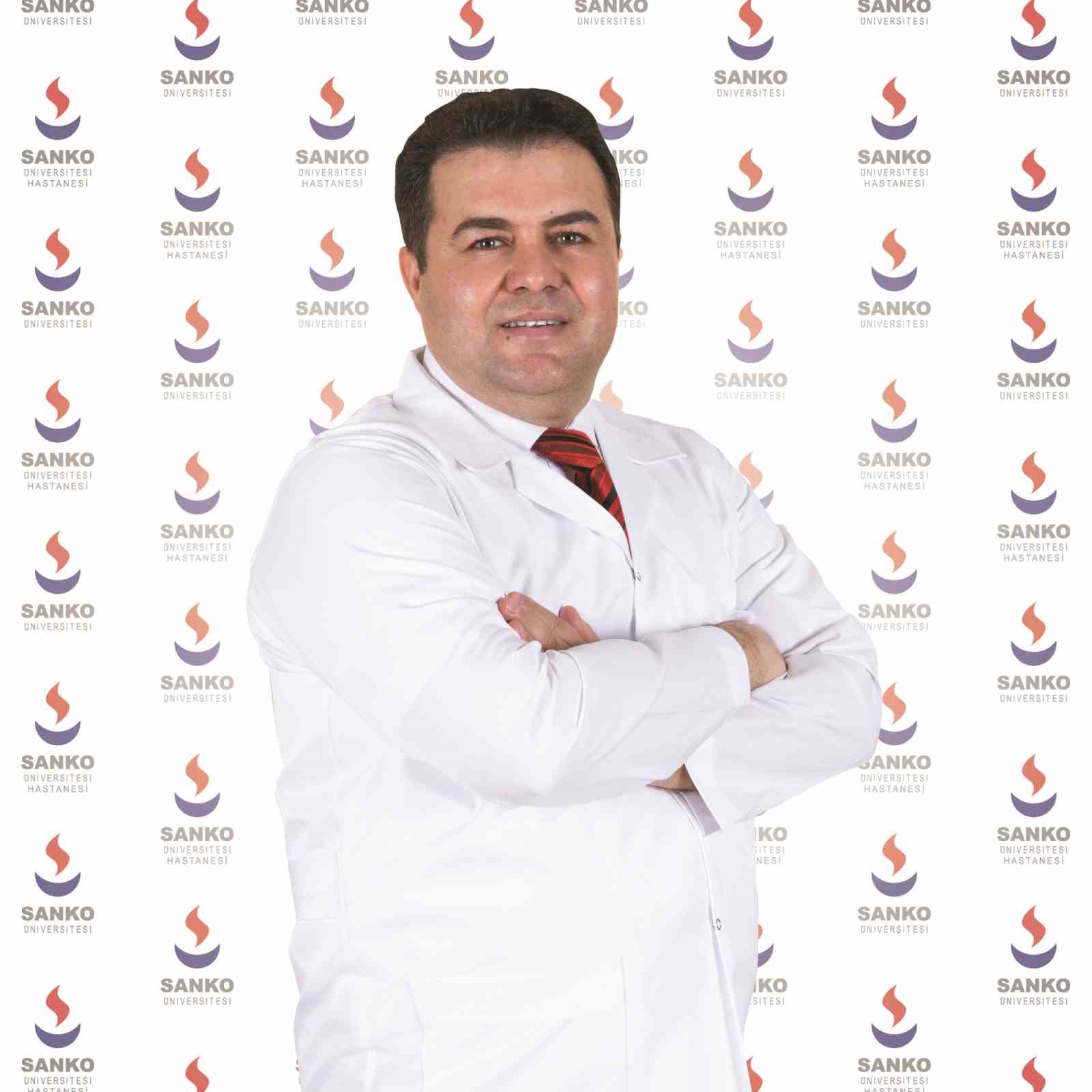 “Geçmeyen boğaz ağrısı, birçok hastalığın habercisi olabilir”