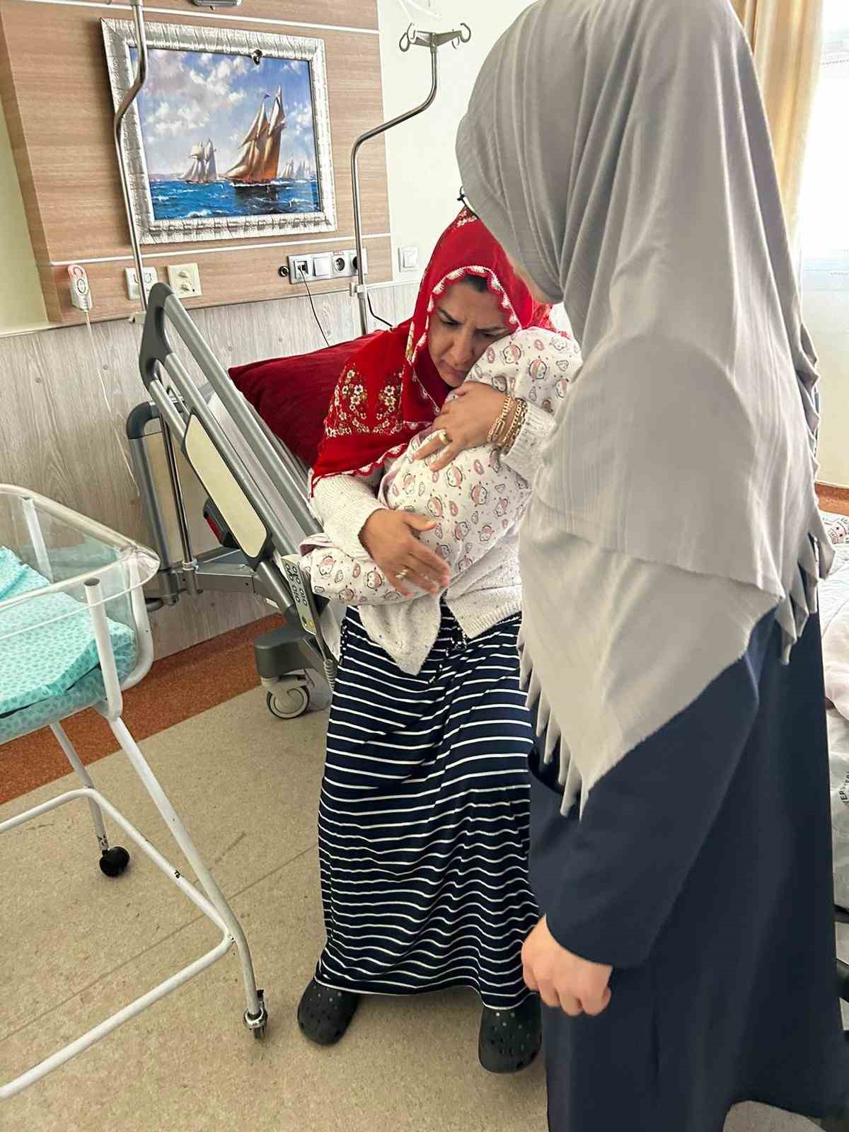 Niğde&rsquo;de bebek ka&ccedil;ırma olaylarına karşı &rsquo;pembe kod&rsquo; tatbikatı
