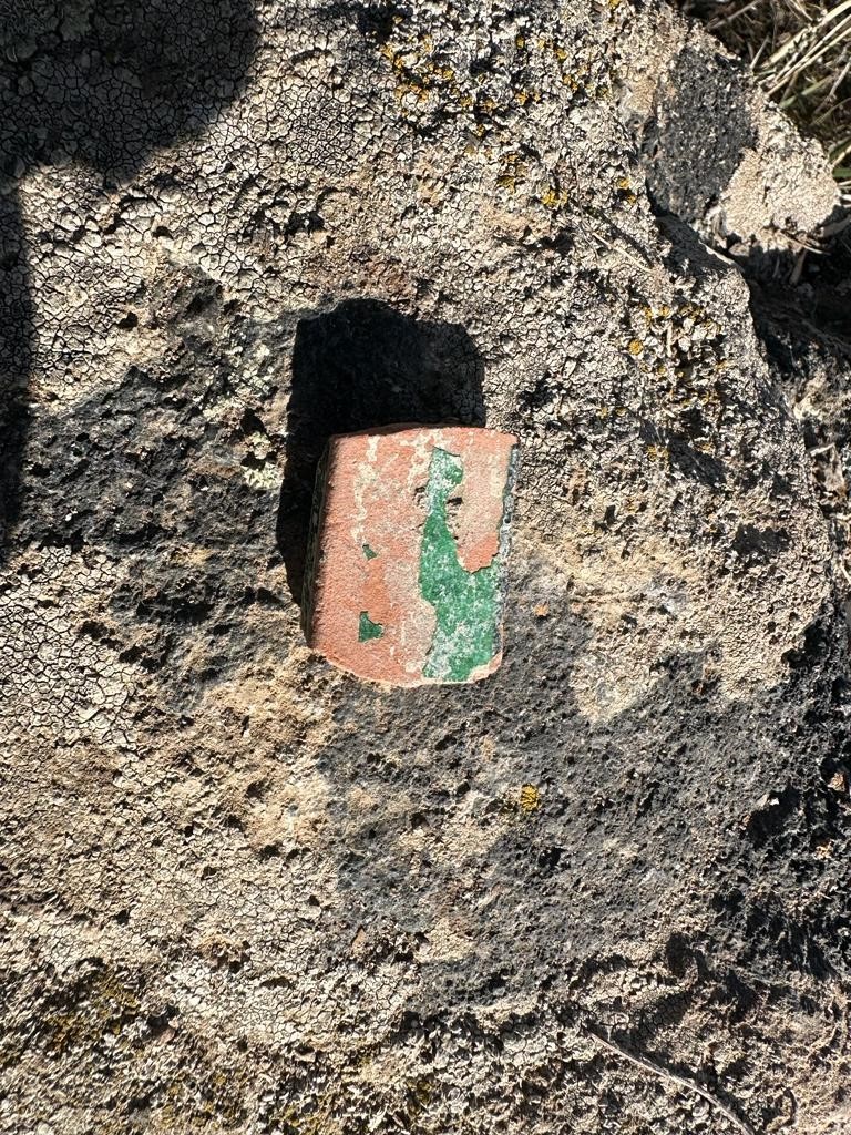 K&ouml;rz&uuml;t Kalesi&rsquo;nde Urartulara ait kitabe ve tapınak bulundu
