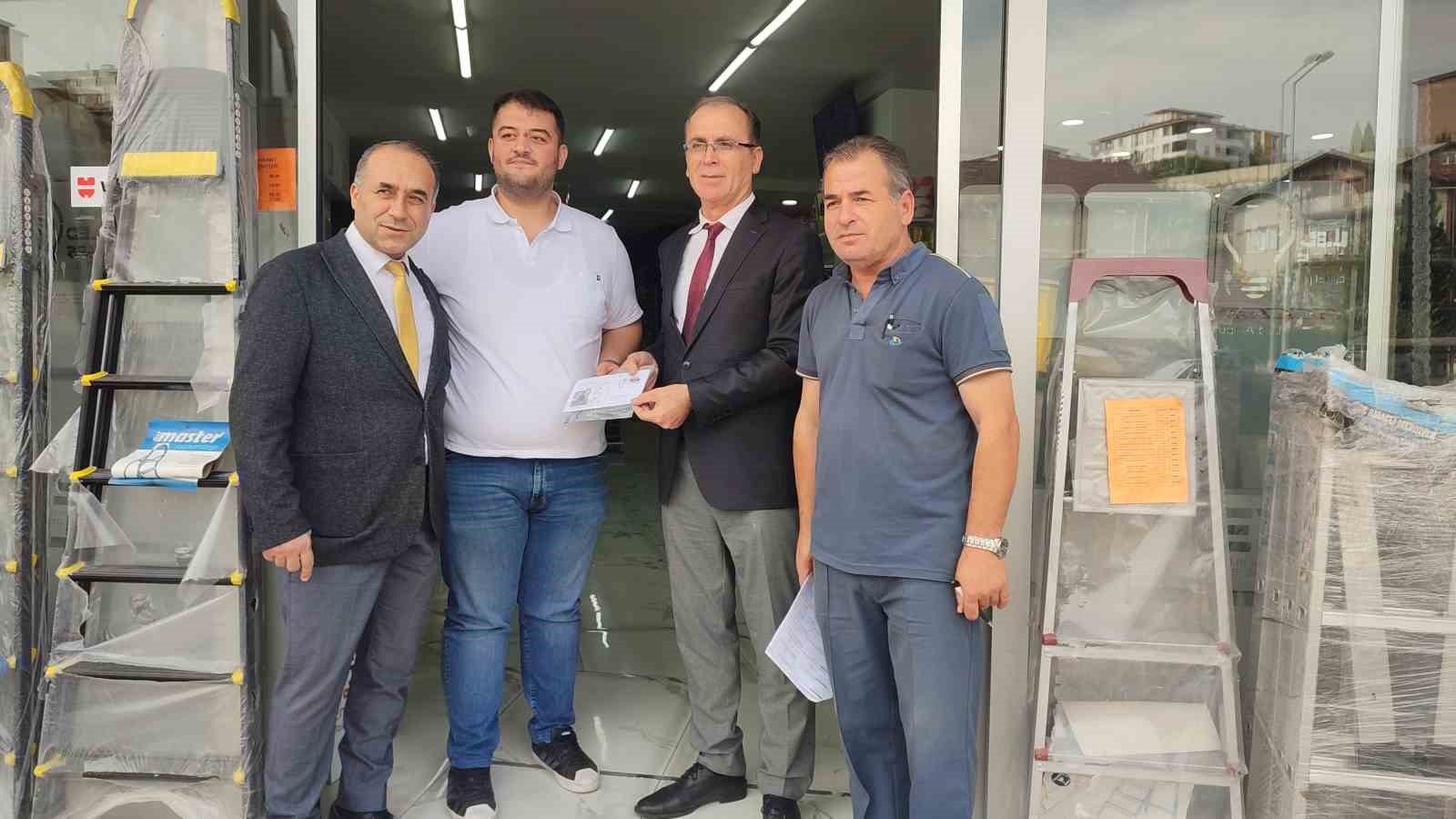 Cumhuriyetin 100. yılına 21 sene önce yazılan mektuplar sahiplerine dağıtılıyor