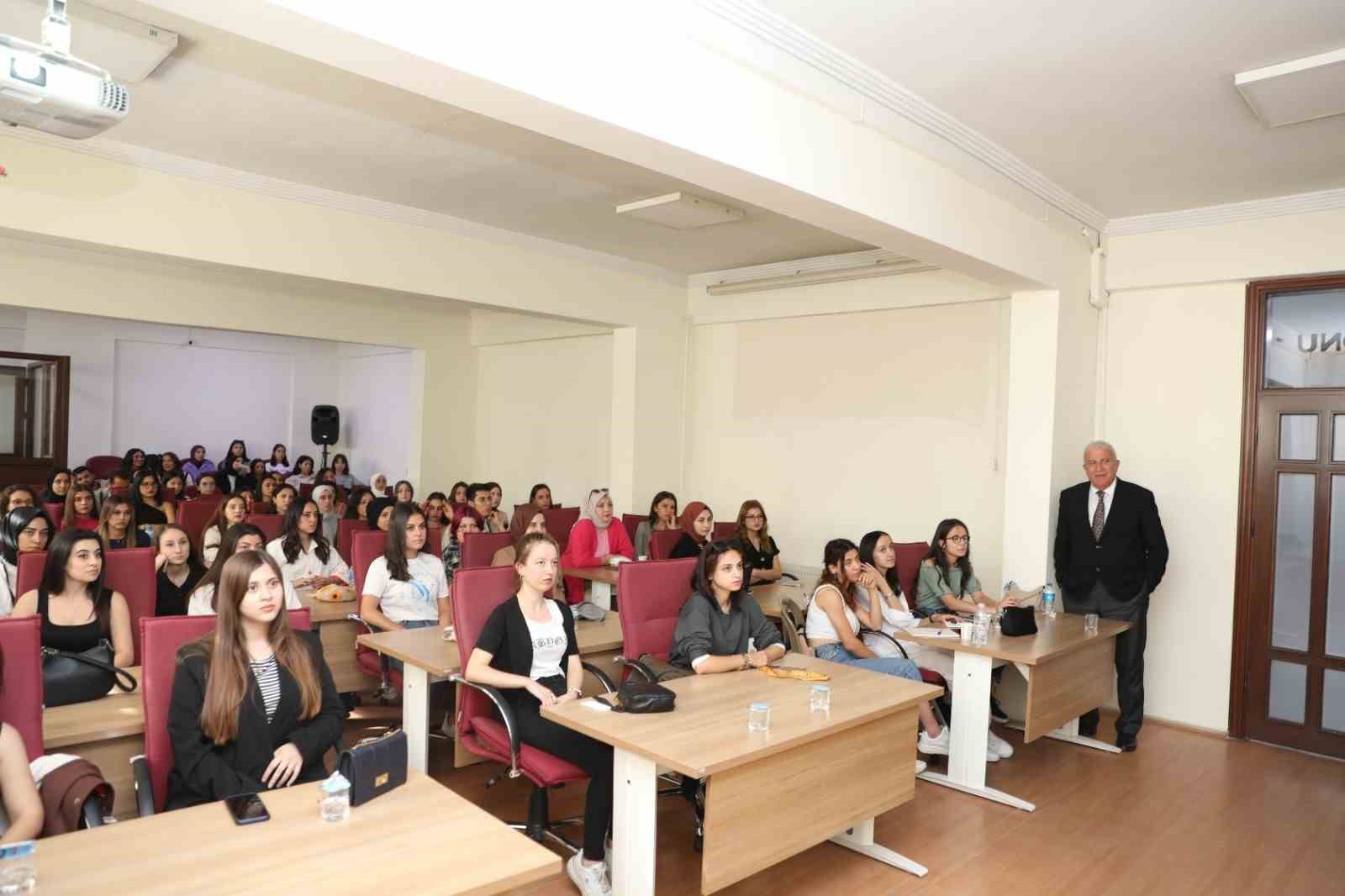 Başkan Atay, ADÜ’lü öğrencilerle bir araya geldi