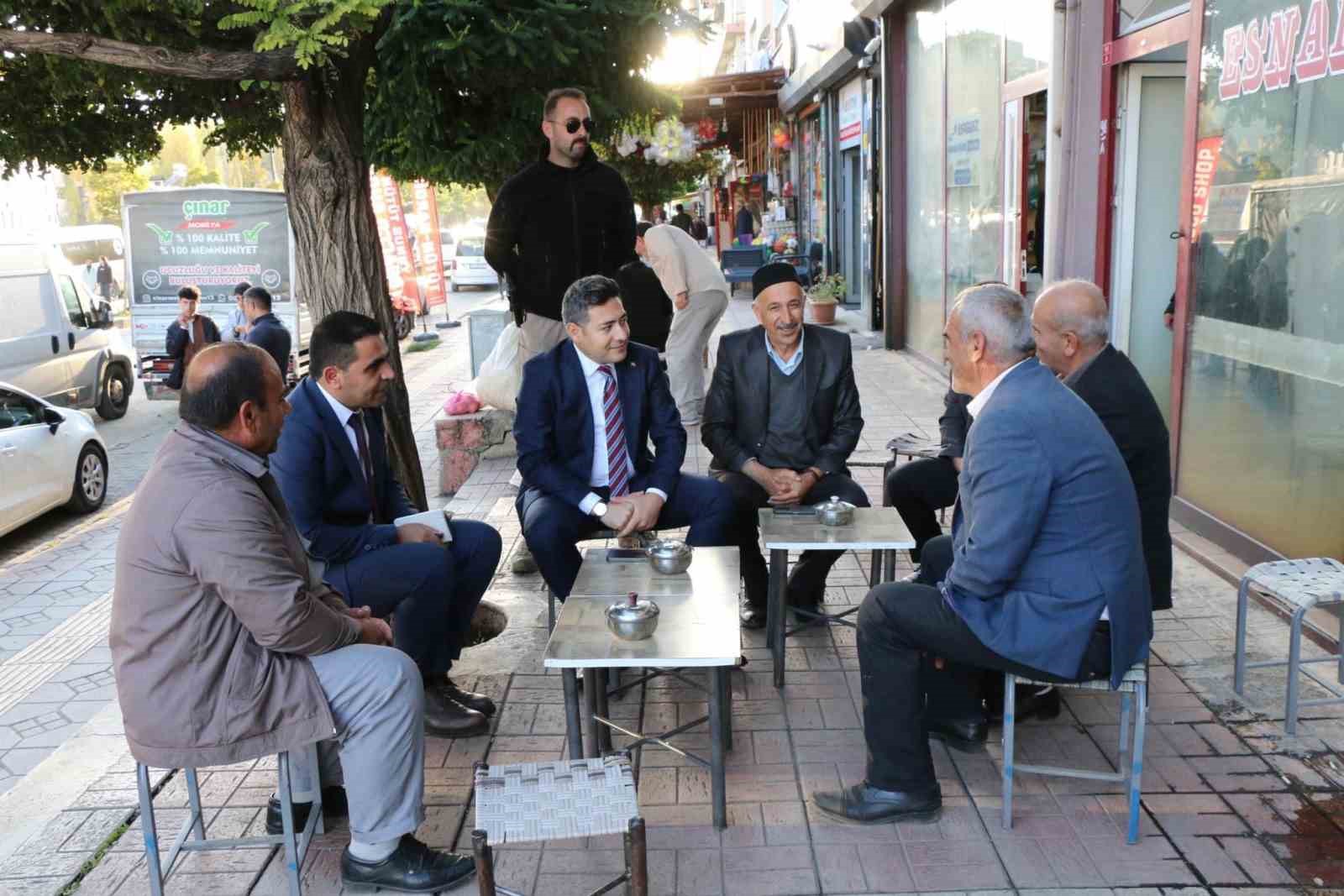 Kaymakam &Ouml;z&ccedil;elik, esnaf ve vatandaşları ziyaret etti
