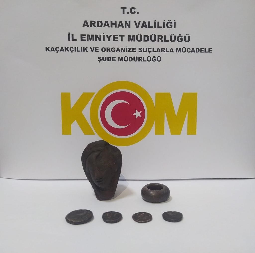 Ardahan&rsquo;da tarihi eser operasyonunda 2 kişi yakalandı
