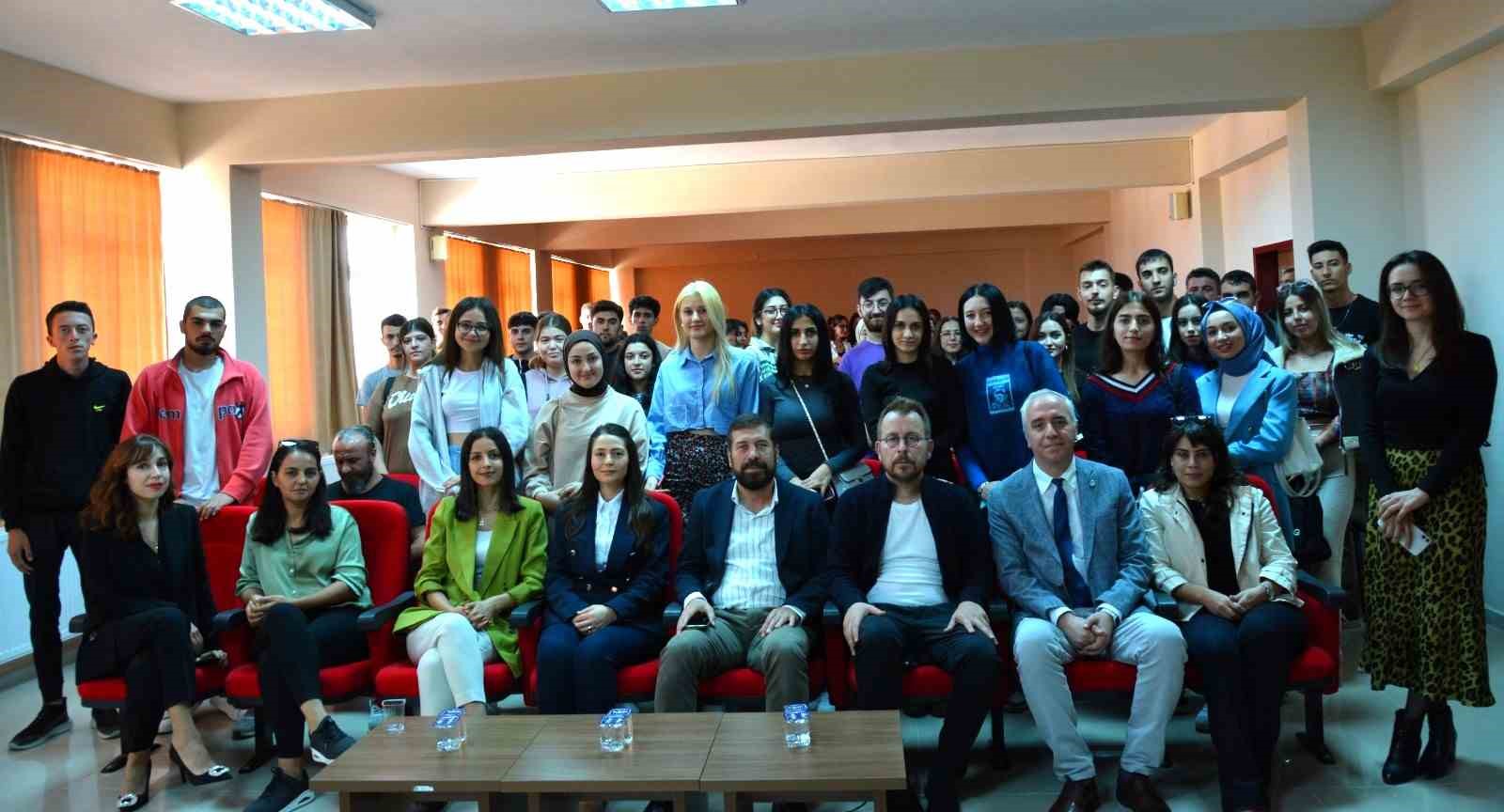 Sındırgı MYO&rsquo;da ilk ders &Uuml;nl&uuml; Şef &Ouml;m&uuml;r Akkor&rsquo;dan
