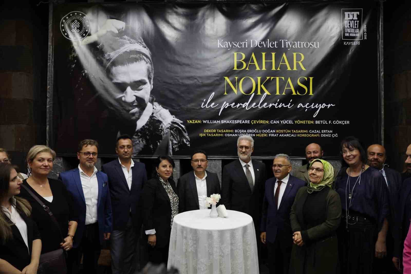 Kayseri Devlet Tiyatrosu muhteşem bir açılışla "perde" dedi
